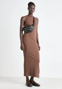 Even&Odd Bum Bag - Black 8 Even&Odd Bum Bag - Black -Even&Odd Winkel 0e5cf28ae9484d02a303635a0d7354a5