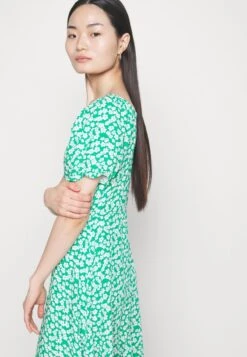 Blusenkleid - Green/white -Even&Odd Winkel 1b5d757c0ef74ca18eb0abc33e648ee3