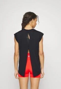 Sport T-shirt - Black 8 Sport T-shirt - Black -Even&Odd Winkel 2638e5384d1f4db0b47264e948d80a2a