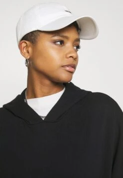 Even&Odd HOODIE LONG WITHOUT DRAWCORD AND POCKET - Kapuzenpullover - Black 9 Even&Odd HOODIE LONG WITHOUT DRAWCORD AND POCKET - Kapuzenpullover - Black -Even&Odd Winkel 318202b306a24aeaac93841a425c8a4e