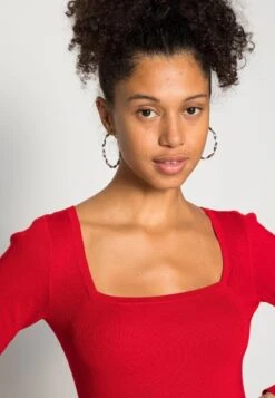 Even&Odd ECKIGER AUSSCHNITT MINI STRICKKLEID - Strickkleid - Red -Even&Odd Winkel 358f9f3f0a264359a9e95beaadd53790