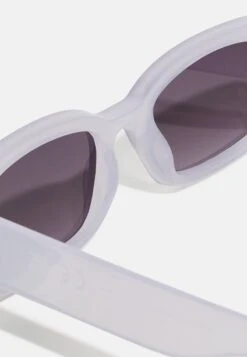 Even&Odd Sonnenbrille - Purple 8 Even&Odd Sonnenbrille - Purple -Even&Odd Winkel 39cdb9f1168d44a793b5d60d3fa411c4