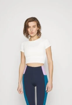 T-Shirt Basic - Cloud Dancer