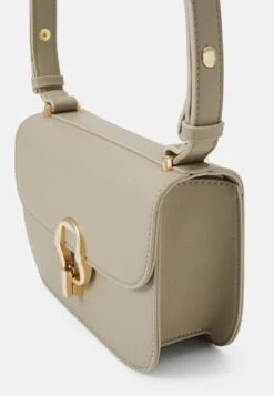 Even&Odd Umhängetasche - Sand 9 Even&Odd Umhängetasche - Sand -Even&Odd Winkel 50c00d96e053427b88d1a5c4c95301a5