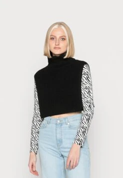 Even&Odd Cape - Black 11 Even&Odd Cape - Black -Even&Odd Winkel 5b7cd741a8aa40ab8933fc54d3a3db20 1