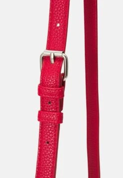 Even&Odd Umhängetasche - Red 9 Even&Odd Umhängetasche - Red -Even&Odd Winkel 5c7ab939d4c74ffb9281074f397b076d