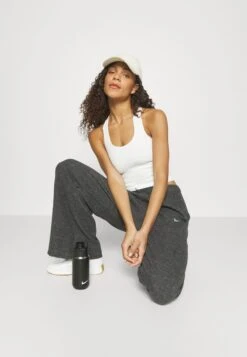 Top - Off-white 9 Top - Off-white -Even&Odd Winkel 7c5f2cc8ea51490686b3e836161066ce