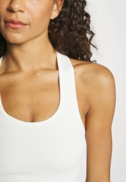 Top - Off-white 11 Top - Off-white -Even&Odd Winkel 7e4b002c163e4f2a83166a8db507c26f