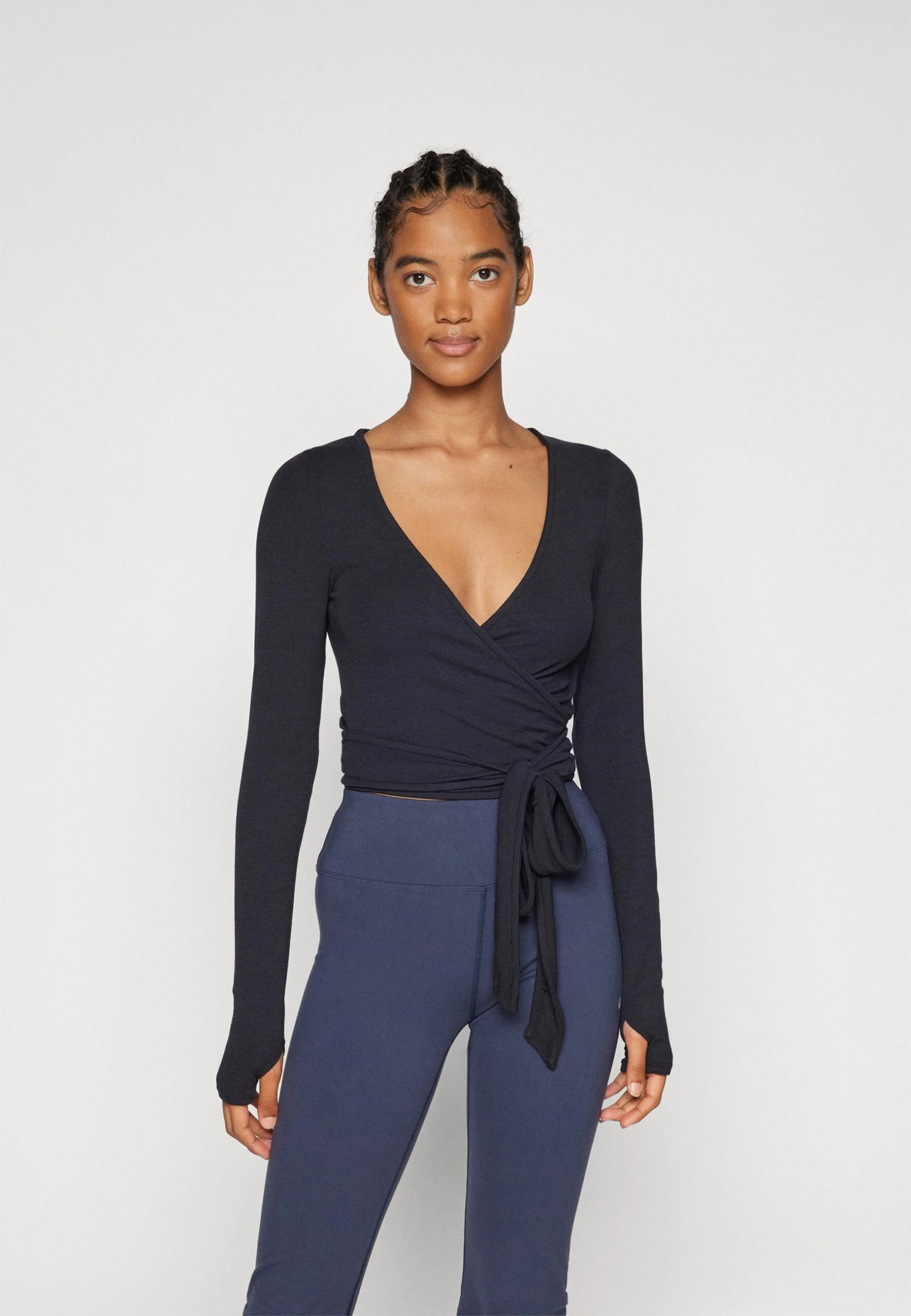 LONG SLEEVE YOGA WRAP TOP - Long Sleeved Top - Black 1 LONG SLEEVE YOGA WRAP TOP - Long Sleeved Top - Black