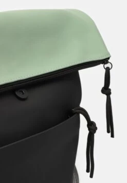 Even&Odd Tagesrucksack - 802 - Black_602 - Green 9 Even&Odd Tagesrucksack - 802 - Black_602 - Green -Even&Odd Winkel 808084371aa94514817511760cd86904