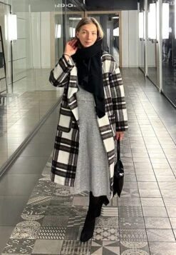 Even&Odd Schal - Black -Even&Odd Winkel 8437c420c759472d8e3a65f06ba3e258