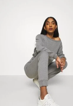 Even&Odd Off Shoulder&Jogger Set - Sweatshirt - Mottled Grey 11 Even&Odd Off Shoulder&Jogger Set - Sweatshirt - Mottled Grey -Even&Odd Winkel 8ebeecd3da7047339b6408611ac59d54