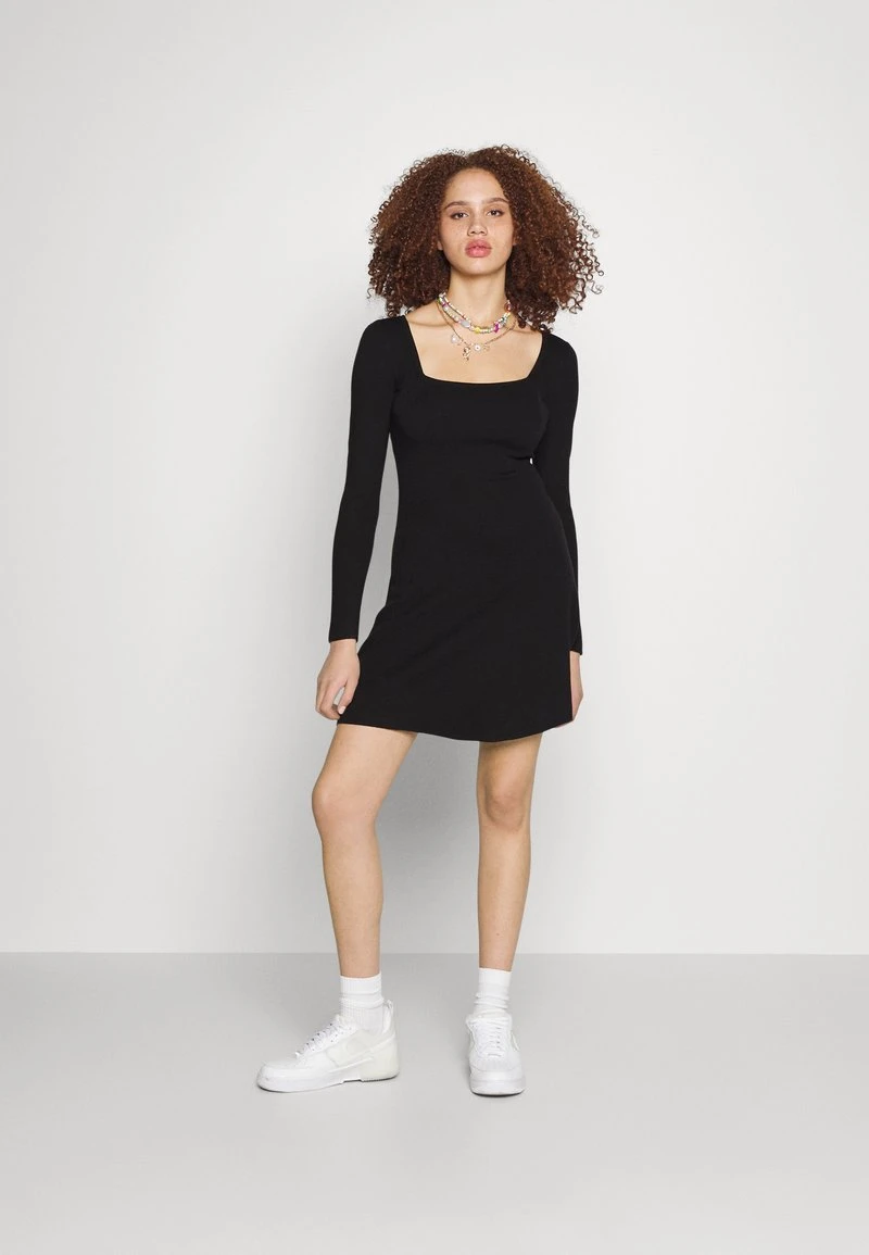 Even&Odd ECKIGER AUSSCHNITT MINI STRICKKLEID - Strickkleid - Black 2 Even&Odd ECKIGER AUSSCHNITT MINI STRICKKLEID - Strickkleid - Black – Bild 2