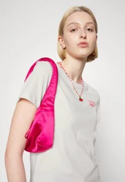 Even&Odd HATTIE TUTTO BENE - T-Shirt Basic - Light Pink 9 Even&Odd HATTIE TUTTO BENE - T-Shirt Basic - Light Pink -Even&Odd Winkel 986514c1caaf4049ae6f9993c976cbd4