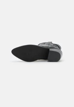 Even&Odd Cowboy-/Bikerstiefelette - Black 10 Even&Odd Cowboy-/Bikerstiefelette - Black -Even&Odd Winkel a34464b27b5d4da0bb817335c7909c28