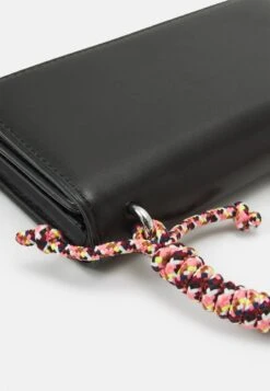 Even&Odd Handytasche - Black 9 Even&Odd Handytasche - Black -Even&Odd Winkel afdb1c62e7324581b1db61237d7d6ffe