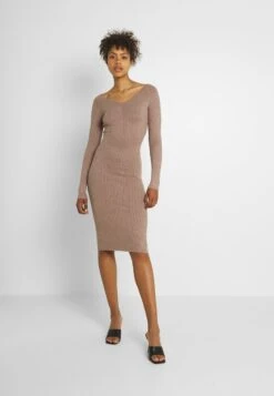 Even&Odd V AUSSCHNITT RIPP MINI STRICKKLEID - Etuikleid - Taupe