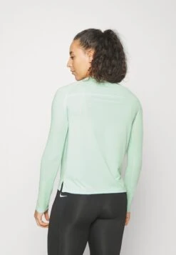 Langarmshirt - Light Green 8 Langarmshirt - Light Green -Even&Odd Winkel d2593f1fec8a4793bbe7f5a0b1b89f0b