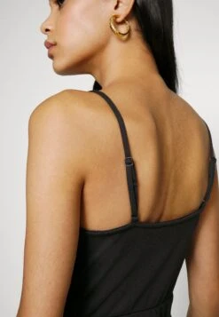 Even&Odd STRAPPY WARP MINI BODYCON PUNTO DRESS - Etuikleid - Black 10 Even&Odd STRAPPY WARP MINI BODYCON PUNTO DRESS - Etuikleid - Black -Even&Odd Winkel dbe6ea181bfc482381218e0023b9242f