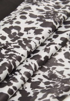 Even&Odd Tuch - Black 8 Even&Odd Tuch - Black -Even&Odd Winkel edfe8df1a9234a8e99fb163a54da409b